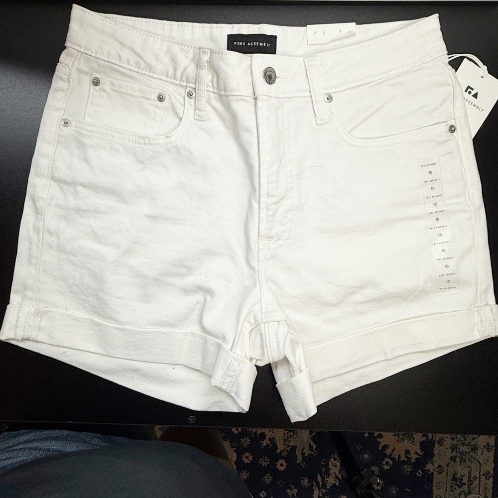 Free Assembly Womens White High Rise Rolled Cuff Denim Shorts Size 10 NWT